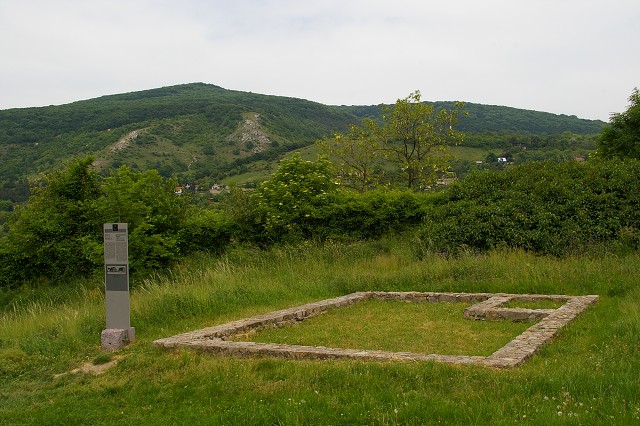 <FONT SIZE=2>Osada z 11.-13.storočia 