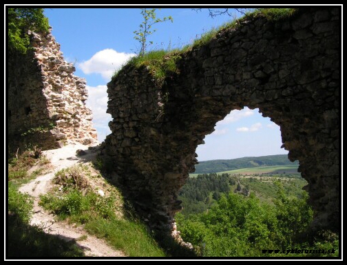 Hrad DOBR VODA - Vhady z hradu. 