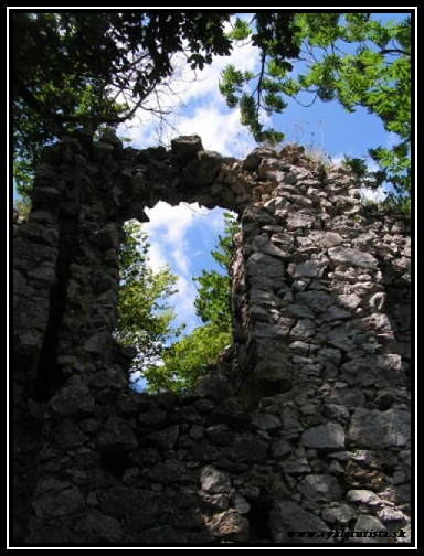 Hrad DOBR� VODA - Oporn� m�ry. 