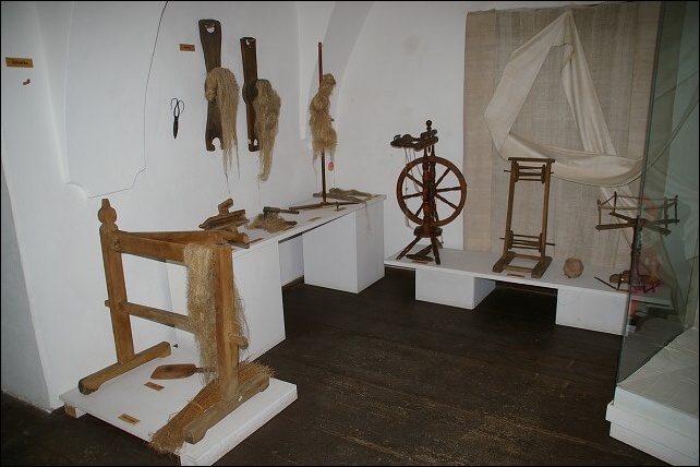 <FONT SIZE=2>N�rodopisn� expoz�cia regi�nu 