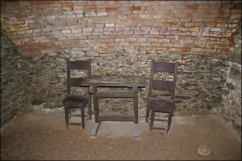 <FONT SIZE=2>Cela v sklepných priestoroch 