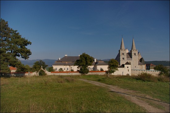 <FONT SIZE=2>Spišská Kapitula - pohľad z okolitých lúk 