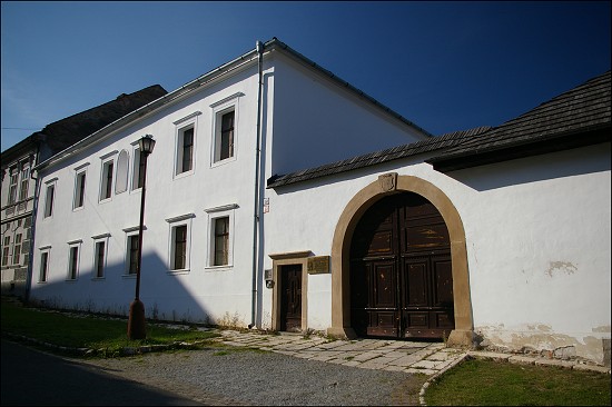 <FONT SIZE=2>Spišská Kapitula - pamätný dom na návštevu J.Pavla II 