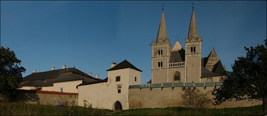 <FONT SIZE=2>Spišská Kapitula - katedrála s Hornou bránou 