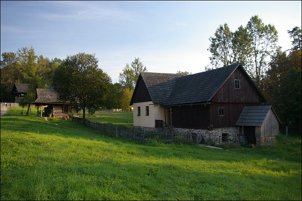 <FONT SIZE=2>Star ubova - skanzen : mlyn 