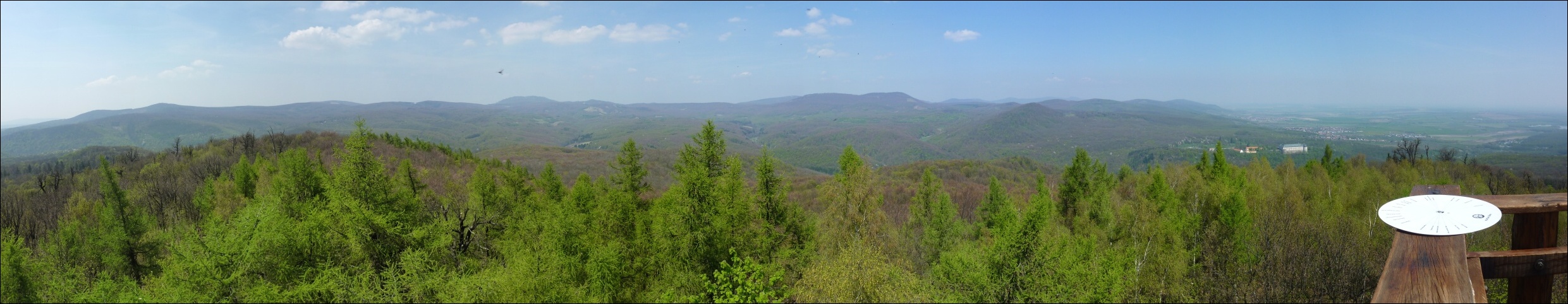 Rozhladňa KUKLA - celkový pohľad na Karpaty 