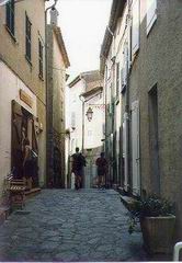 RAMATUEL ma uzke ulicky